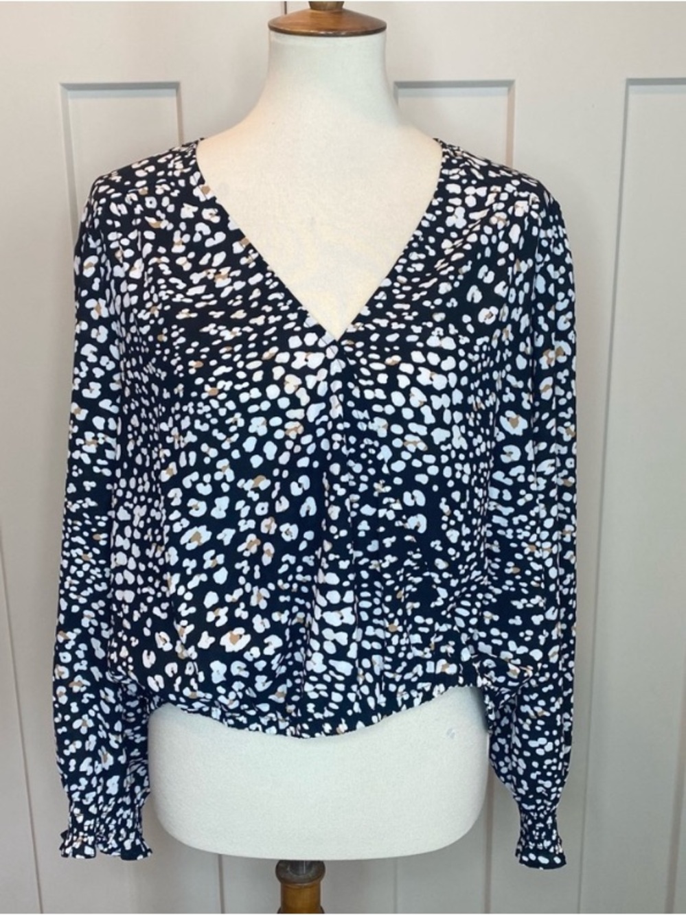 Sanctuary Navy and White V-Neck Long Sleeve Blouse